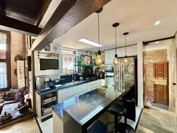 Imagem Casa com 4 Quartos à Venda, 300 m² em Jardim Do Golf I - Jandira