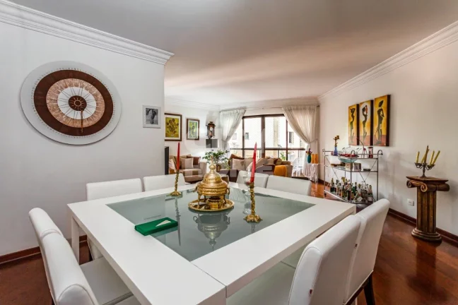 Imagem Apartamento no Campo Belo, com 178m², três dormitórios, sendo três suítes, ampla sala para trê...