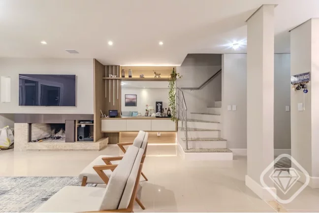 Imagem Casa com 4 dormitórios, 2 suítes, terraço e espaço gourmet no Tristeza

Casa em condomínio fech...