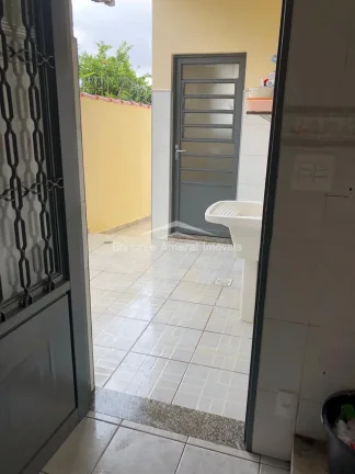 Imagem Casa à venda no Carlos Lourenço

Ótima casa térrea toda reformada em bairro de fácil acesso a V...