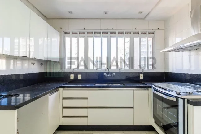 Imagem Apartamento de Alto Padrão na Vila Nova Conceição: 3 Quartos, 3 Suítes, 3 Salas, 5 Banheiros, 4 Vagas, 192m² - São Paulo-SP