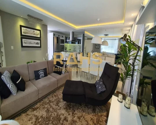 Imagem Lindíssima casa no Bairro Petrópolis. Imóvel possui uma suíte, mais dois dormitórios, sala de e...