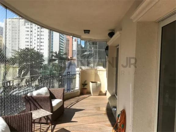 Imagem Apartamento de luxo no Itaim Bibi, São Paulo-SP: 3 quartos, 3 suítes, 3 salas, 5 banheiros, 4 vagas de garagem, 261m² de área.
