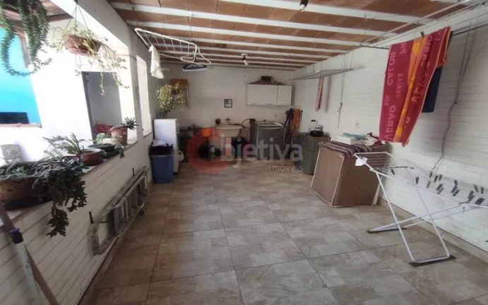 Imagem Casa independente a venda de 5 quartos no cond. dos Pássaros em Cabo Frio