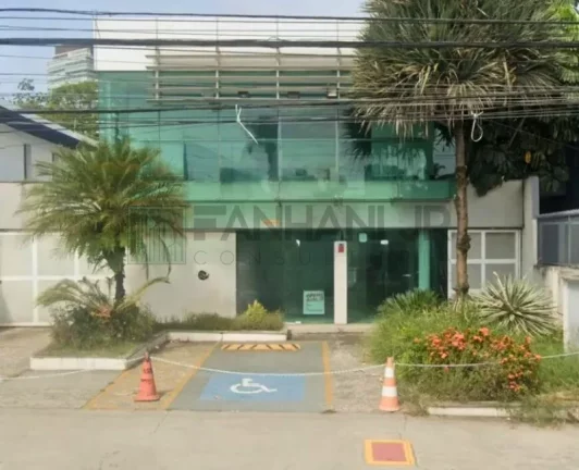 Imagem Casa Comercial para Locação no Jardim Europa, São Paulo-SP: 6 Salas, 4 Banheiros, 10 Vagas de Garagem, 1.003m² de Área.