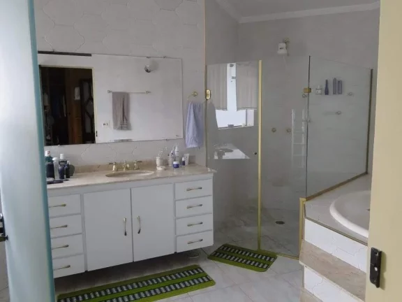 Imagem Sobrado de Luxo no Parque dos Pássaros: 4 Quartos, 4 Banheiros, 8 Vagas - São Bernardo do Campo-SP!