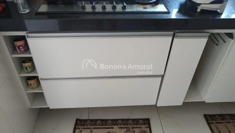 Imagem Esta é uma oportunidade única de adquirir uma casa elegante no renomado condomínio Portal do Jequ...