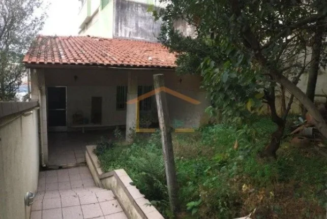 Imagem Casa com 300m² de área construída, 3 dormitórios amplos e arejados, sala para 2 ambientes, 3 ban...