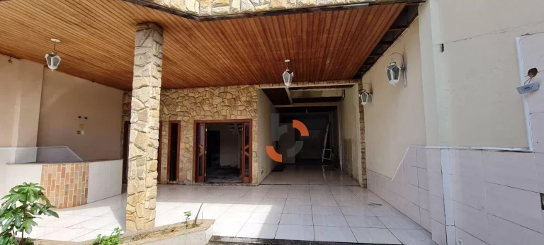 Imagem Casa com 4 dormitórios à venda, 452 m² por R$ 550.000,00 - Cerâmica - Nova Iguaçu/RJ