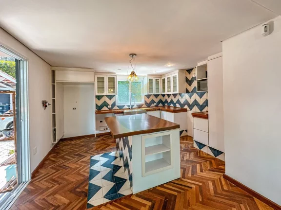 Imagem Casa em Condomínio a Venda no bairro Granja Viana - Carapicuíba, SP