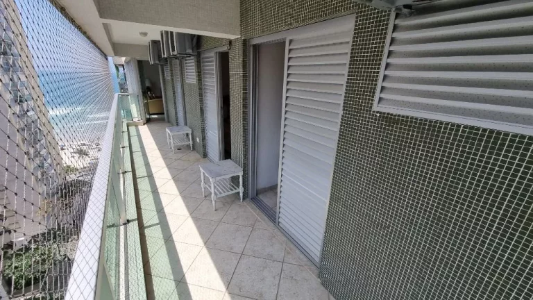 Imagem PITANGUEIRAS- CALÇADÃO COM LINDA VISTA MAR , MARAVILHOSA ÁREA DE LAZER , 02 VAGAS DE GARAGEM NO PRÉDIO.