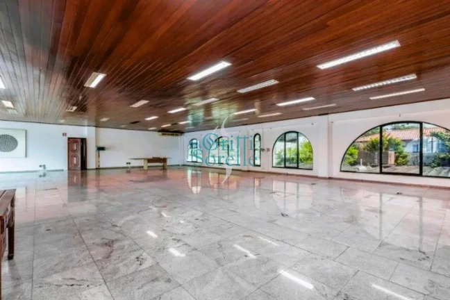 Imagem Sobrado Triplex para Alugar em Jardim Everest - São Paulo/SP.