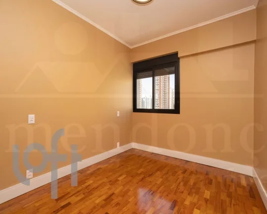 Imagem Apartamento em Perdizes com 145m² em rua tranquila e andar alto.