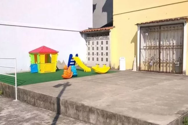Imagem Casa Duplex para Venda em Rio de Janeiro, Praça Seca, 2 dormitórios, 2 banheiros, 1 vaga