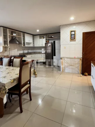 Imagem Casa à venda, orla, 6 quartos, sendo 2 suítes, piscina com cascata, gourmet