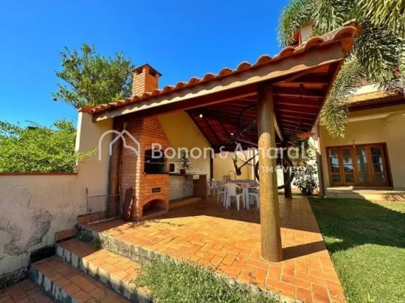Imagem Ótima casa à venda, espaçosa com 274 m² de área construída. A residência possui ampla sala pa...