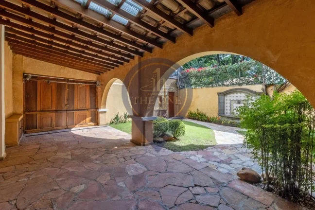 Imagem Casa para venda ou locação no Jardim Europa, São Paulo-SP! 3 quartos, 3 suítes, 2 salas, 3 banheiros, 2 vagas, 300m².
