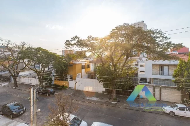 Imagem Sobrado a 10 minutos a pé do Metro Vila Mariana, 230 metros, 3 dormitórios sendo 1 Suite, 2 vagas, quintal, edícula com excelente valor !