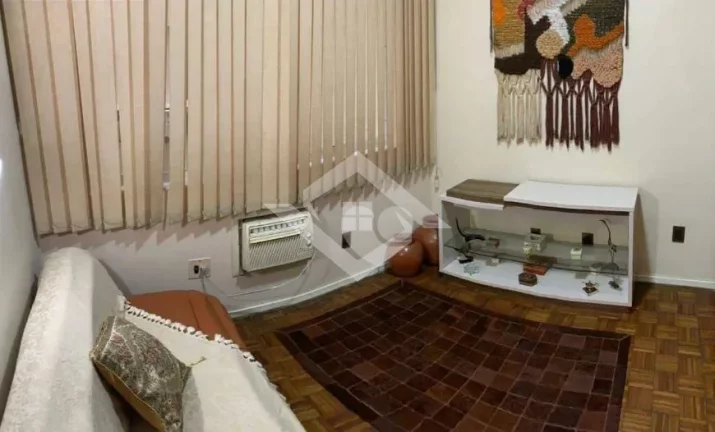 Imagem Apartamento de 3 Quartos para Venda em Copacabana com 90 m²