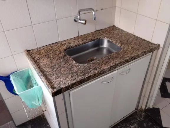 Imagem Apto com 2 dormitórios semi mobilado na Santa Cecilia.