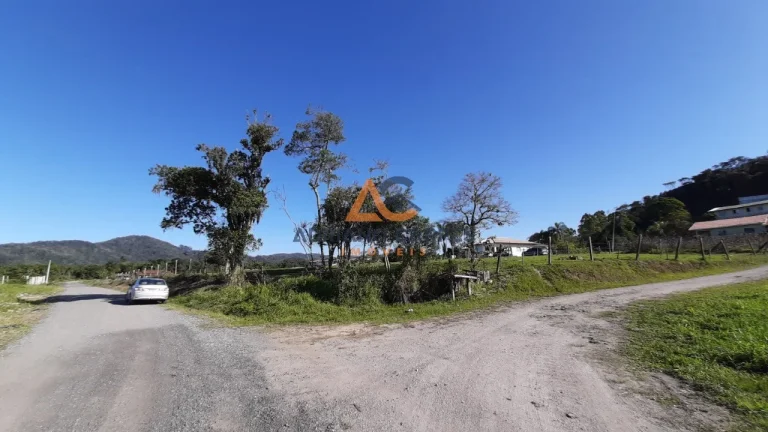 Imagem Adriano Carpes Imóveis vende terreno grande as margens da BR 101 em Balneário Piçarras.