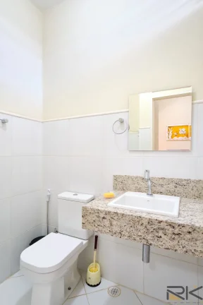 Imagem CASA CENTRO UBATUBA-SP com 3 dormitórios,3 suítes, 1 banheiro social,varanda goumet com churrasqueira,edícula no fundos