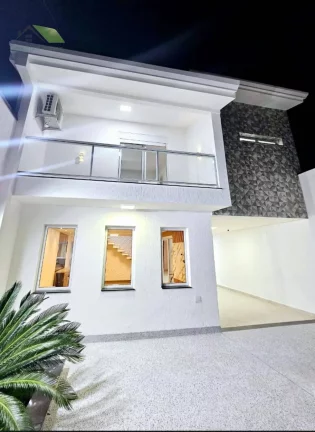 Imagem Casa de Condomínio com 3 Quartos à Venda, 205 m²