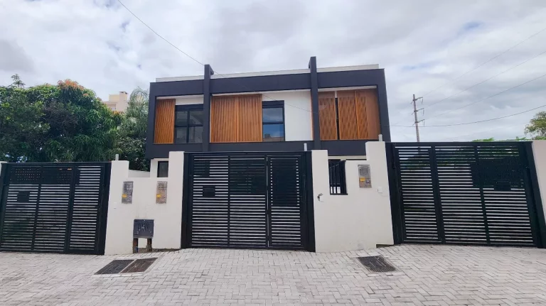 Casa / Sobrado para Venda em Florianópolis / SC no bairro Ingleses do Rio Vermelho