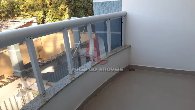Imagem Lindo Triplex Semi Mobiliado Peró