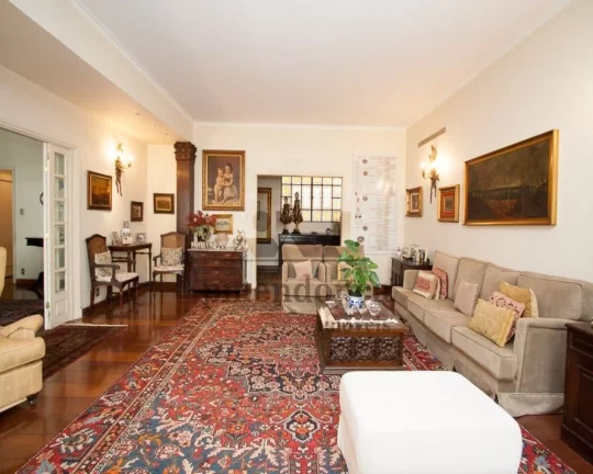 Imagem Apartamento com living para 3 ambientes, 4 dormitórios sendo 1 suíte, lavabo, copa, cozinha, área...