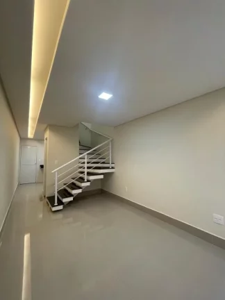 Imagem Sobrado de Condomínio com 2 dorms, Tupi, Praia Grande - R$ 325 mil, Cod: 2251