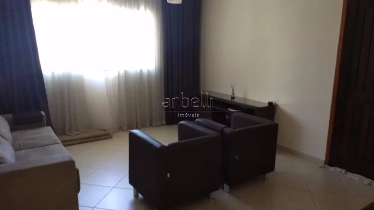 Imagem Sobrado com 200 metros quadrados aproximadamente, com três dormitórios, dois banheiros com aqueced...