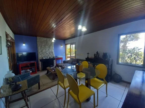 Imagem Casa em Condomínio para Venda em Teresópolis / RJ no bairro Iucas