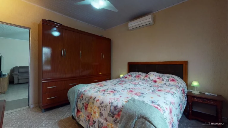 Imagem Sobrado Ipiranga - 220 m² - 3 Dormitórios - 1 Suíte - 2 Vagas