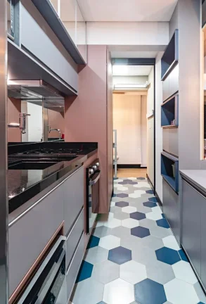 Imagem Apartamento 76M², 2Q, 1 Suíte, 2 Banheiros, 1 Vaga, 1 Depósito, Academia, Piscina Adulto, Infantil e Coberta, Sauna, Churrasqueira, Salão de Festas.