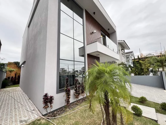 Imagem Casa Alto Padrão para Venda em Florianópolis / SC no bairro Cachoeira do Bom Jesus