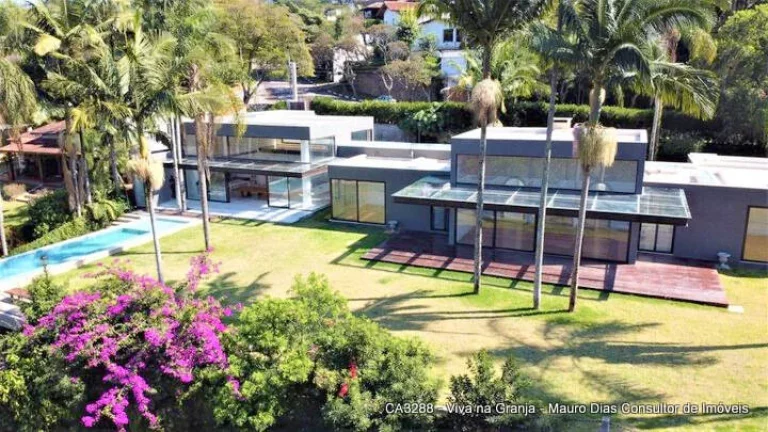 Imagem CASA MARAVILHOSA! MODERNA! DE FRENTE PARA O CAMPO DE GOLF. Granja Viana