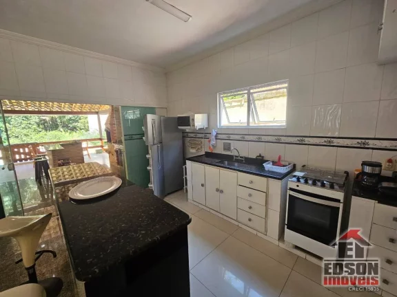 Imagem Belíssima Casa de Condomínio mobiliada no Recanto de Itaipuaçu