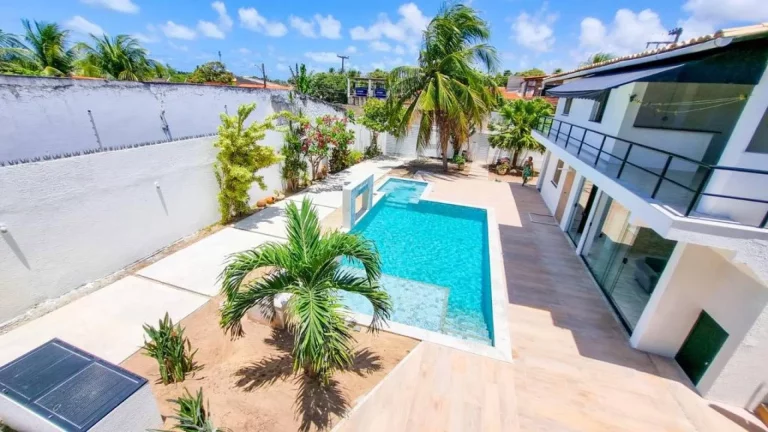 Imagem Casa de Rua no Robalo: 5 Suítes, Piscina e Salão de Festas à Venda