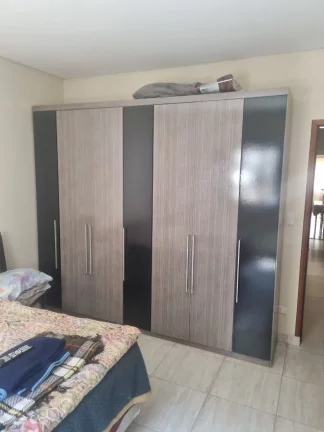 Imagem VENDO LINDA CASA TÉRREA NO BAIRRO CAMPO GRANDE!