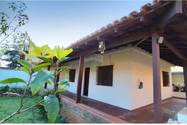 Imagem Casa com três quartos, Perto da Praia e da Praça da 70, Itaipuaçu Terreno completo