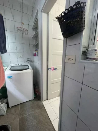 Imagem Apartamento com 2 dormitórios, 2 andar sem elevador esquina com canal 1 à venda, 66 m² por R$ 300.000 - Marapé - Santos/SP