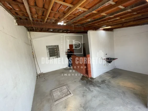 Imagem CASA COM 3 QUARTOS, SALA AMPLA E ACEITA FINANCIAMENTO!