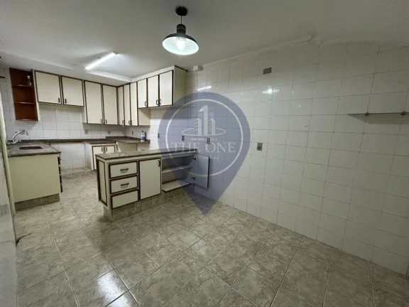 Imagem Aluguel de Casa de Luxo em São Paulo - 4 quartos, 2 suítes, 3 banheiros, 3 vagas de garagem, 220m² - Jardim da Glória