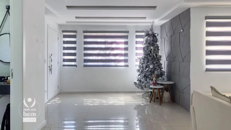 Imagem Sobrado com 316 m² - 5 Quartos - 4 Suítes, 1 Lareira, 1 Churrasqueira – 4 vagas, à venda por R$ 1.737.000 - Campo Comprido - Curitiba/PR