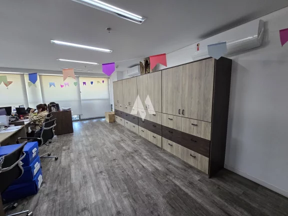 Imagem Sala Comercial Valongo para locação, 4 salas unificadas, 4 vagas