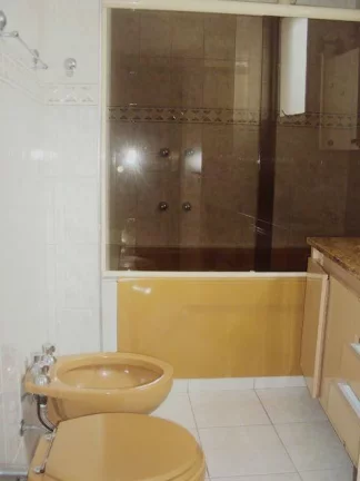 Imagem PITANGUEIRAS- NA QUADRA DA PRAIA , LOCALIZAÇÃO PRIVILEGIADA , GARAGEM NO PRÉDIO.