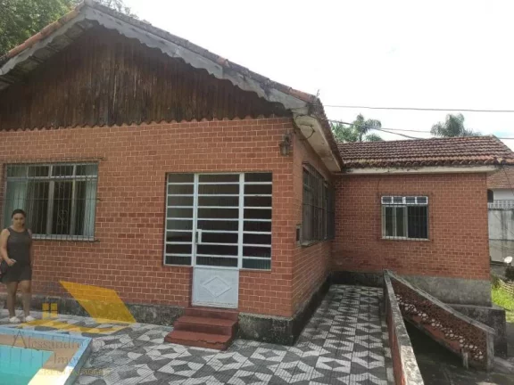 Vendo Casa com Piscina na Chácara do Paraíso