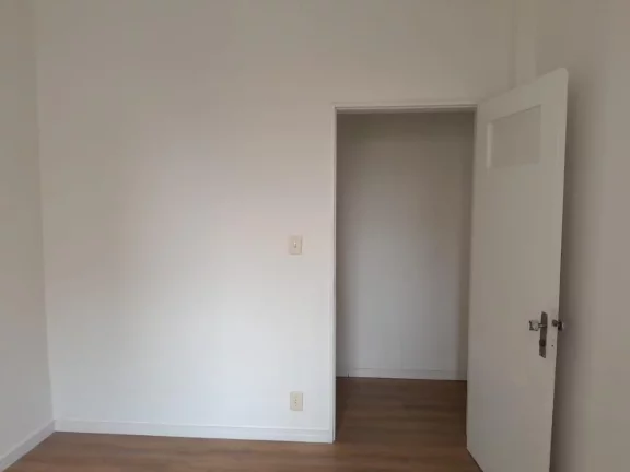 Imagem Conjunto comercial no centro - República