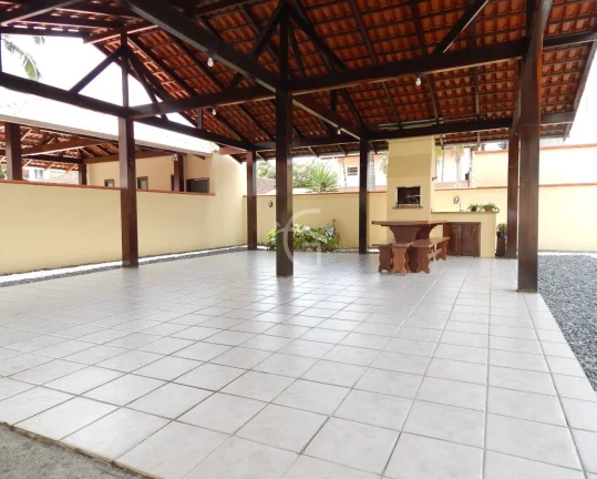 Imagem CASA NO AMÉRICA COM AMPLO TERRENO!